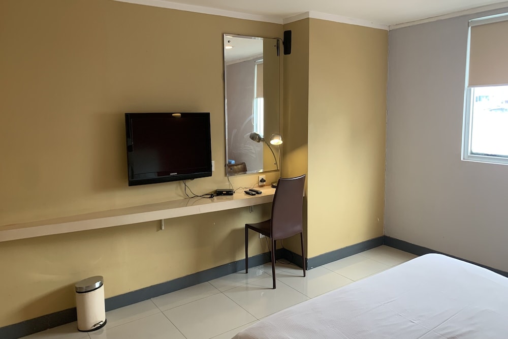 The Plaza Hotel Glodok 31/47