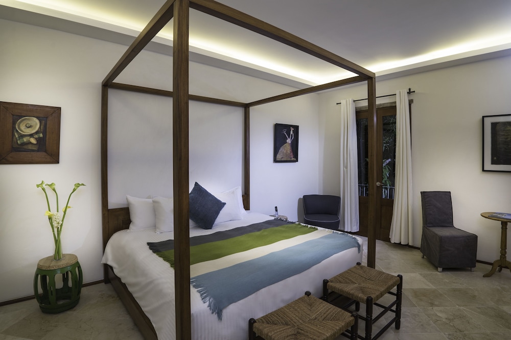 LUCA HOTEL 32/63
