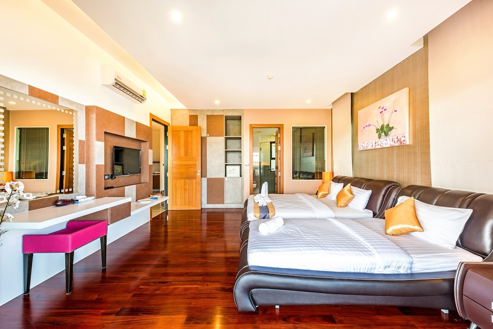 FAMILY SUITE, TWIN BEDS, BALCONY