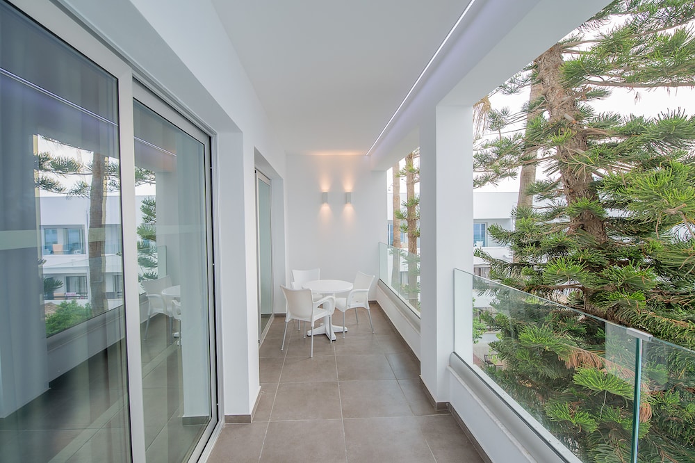 Anthea Hotel Apartments 6/60