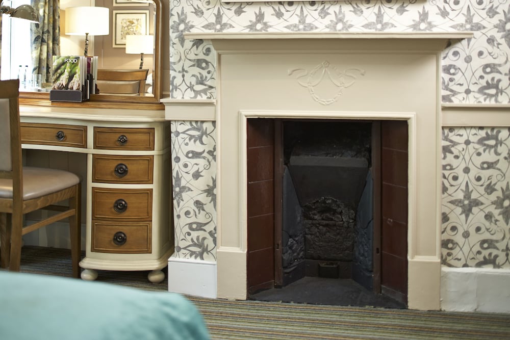 SIR CHRISTOPHER WREN HOTEL AND SPA 1/84