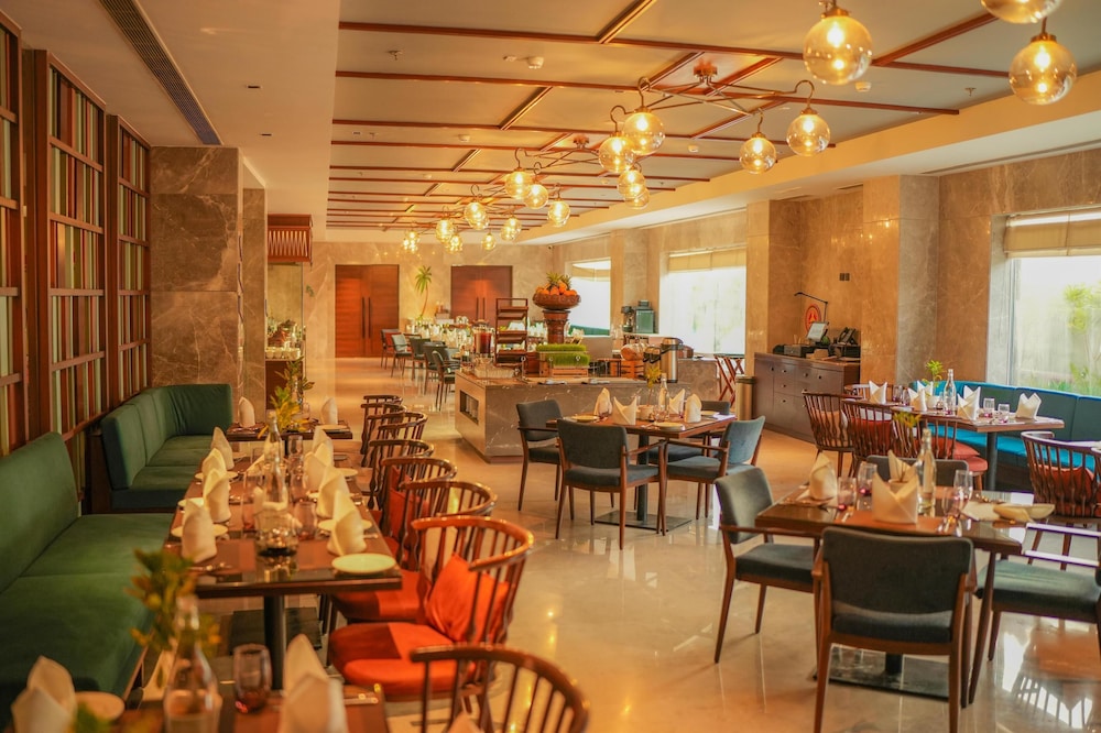 Radisson Hotel Vrindavan 36/50