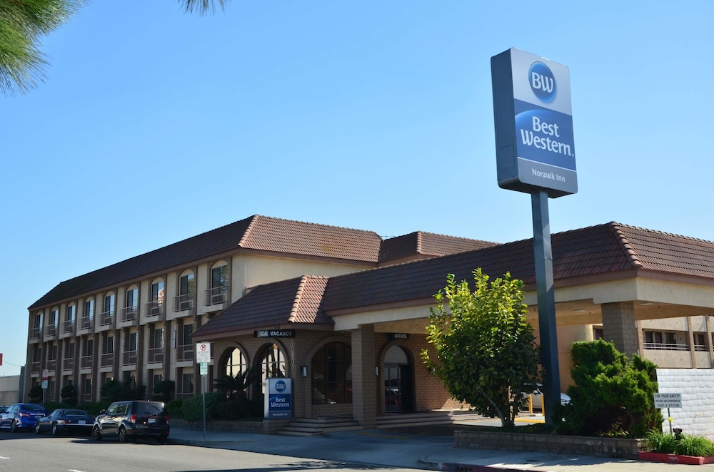 Best Western Norwalk Inn 1/35