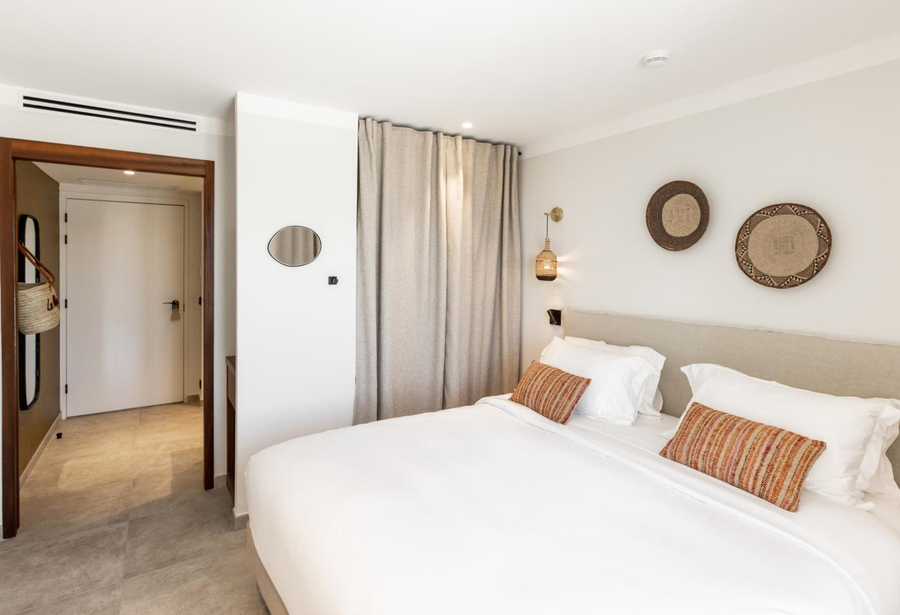 Room, East Side