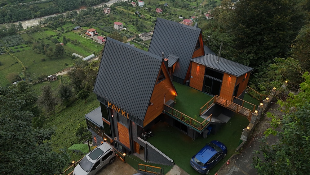 Pavri Suit Bungalov 4/49