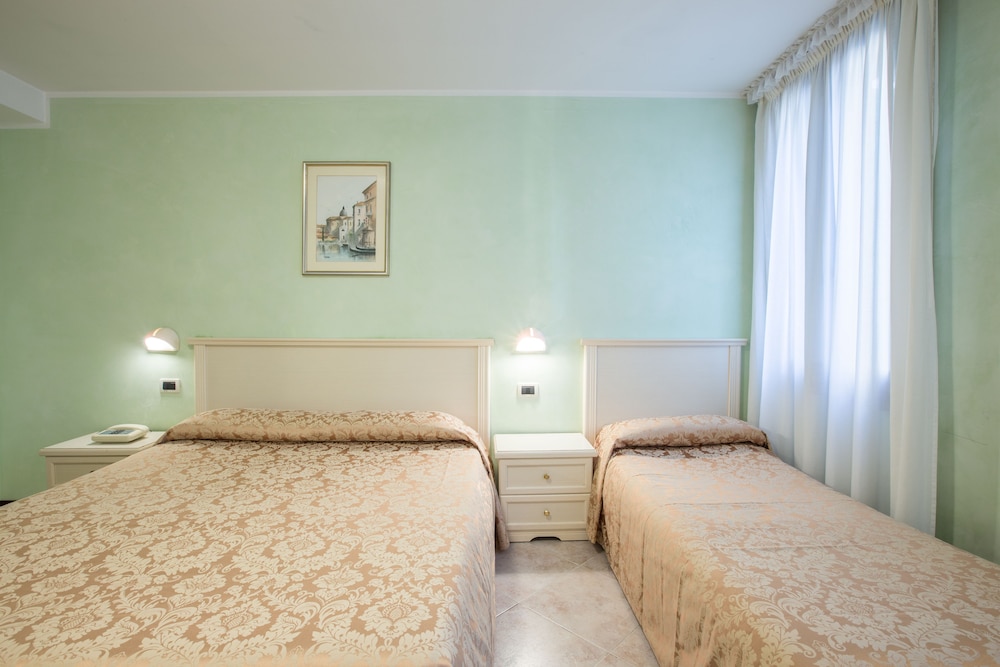 U-Visionary Venezia Hotel 19/50