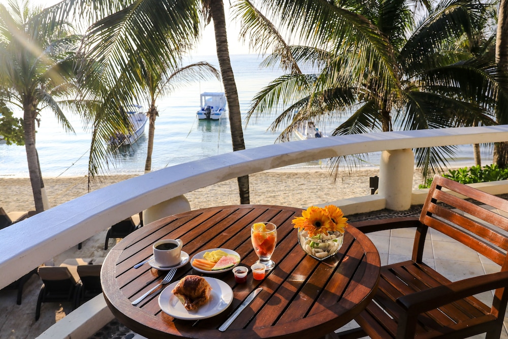 Playa Palms Hotel 43/69