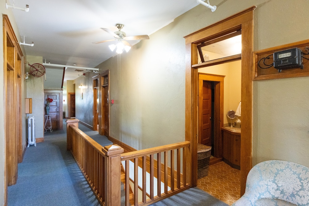 Balch Hotel 6/50