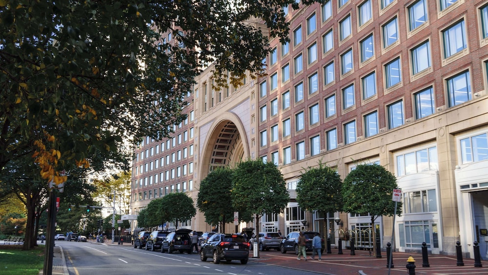 Boston Harbor Hotel 61/71