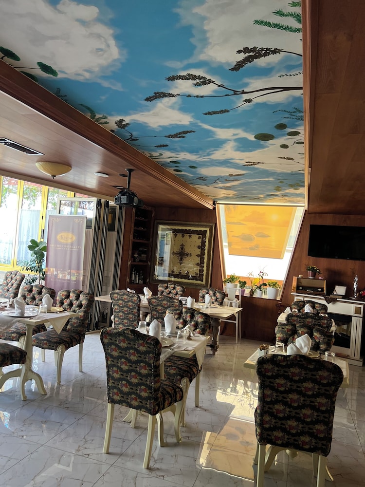 2 Kitarrat Boutique Hotel and Spa 28/34