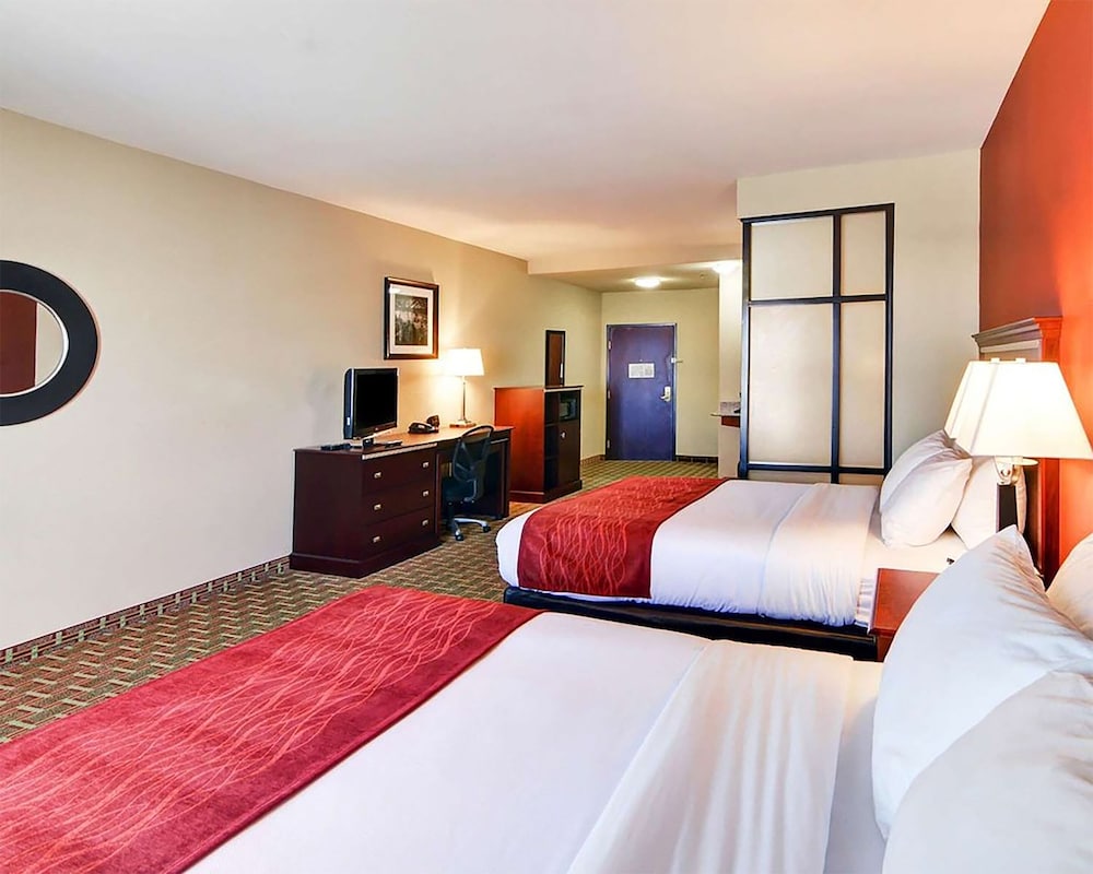Comfort Suites At Lake Worth 18/47