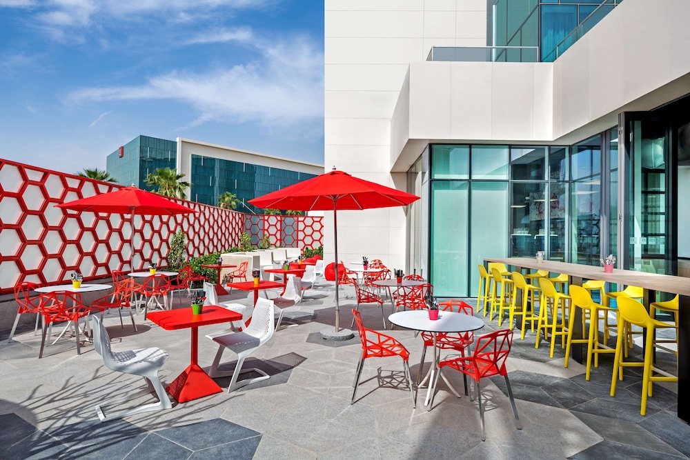 Radisson Red Dubai Silicon Oasis 44/50