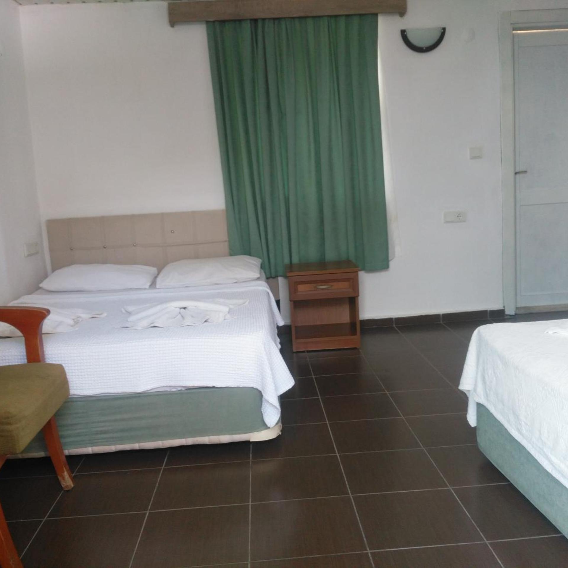 Ugur Hotel 8/35