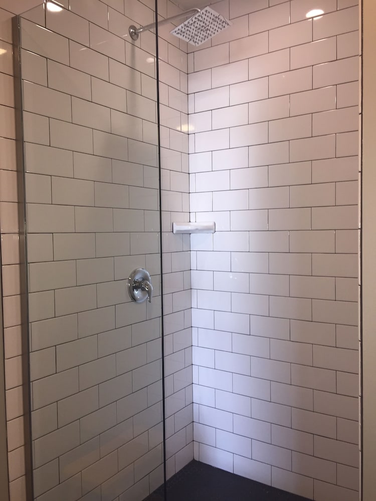 Hotel Kilbourne 32/60