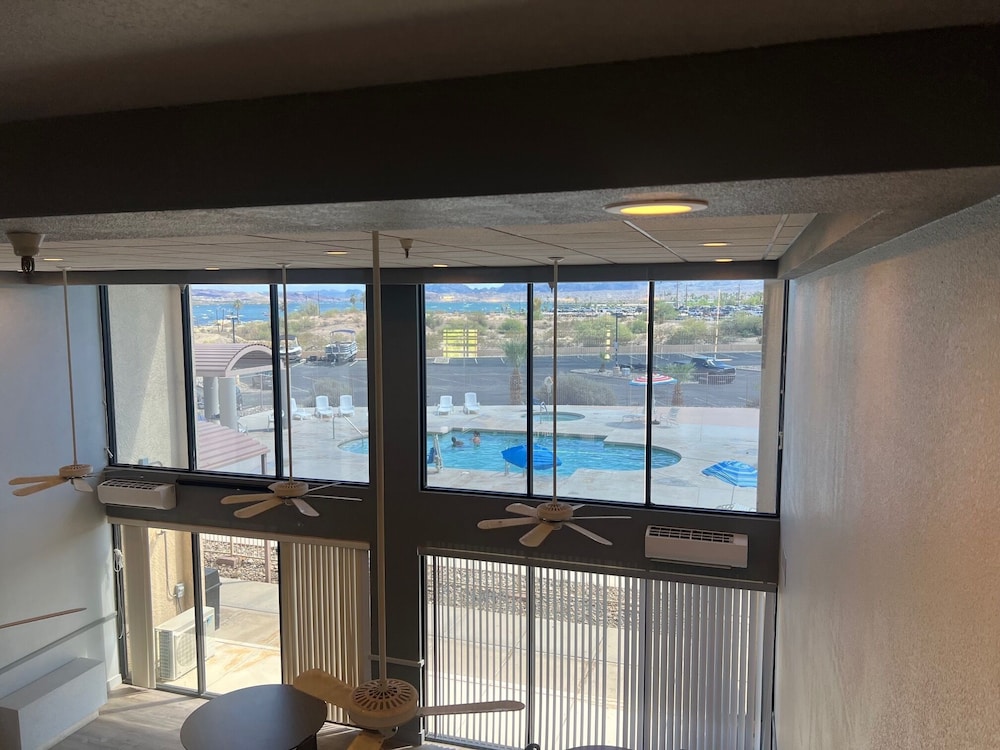 Studio6 Suites Lake Havasu City AZ 41/61