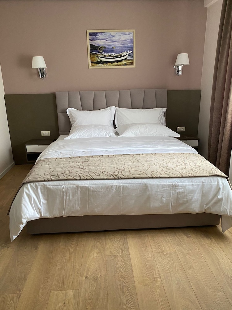 Standard, King Bed