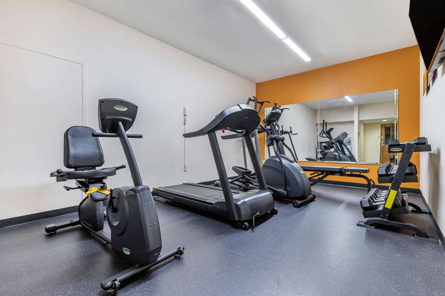 Comfort Inn & Suites Clemson - University Area 24/49