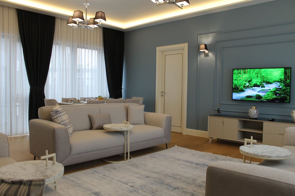 GARLON RESIDENCE 35/56