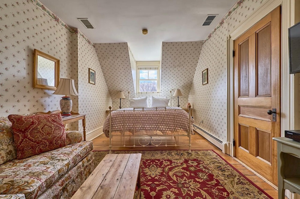 The Millerton Inn 12/18