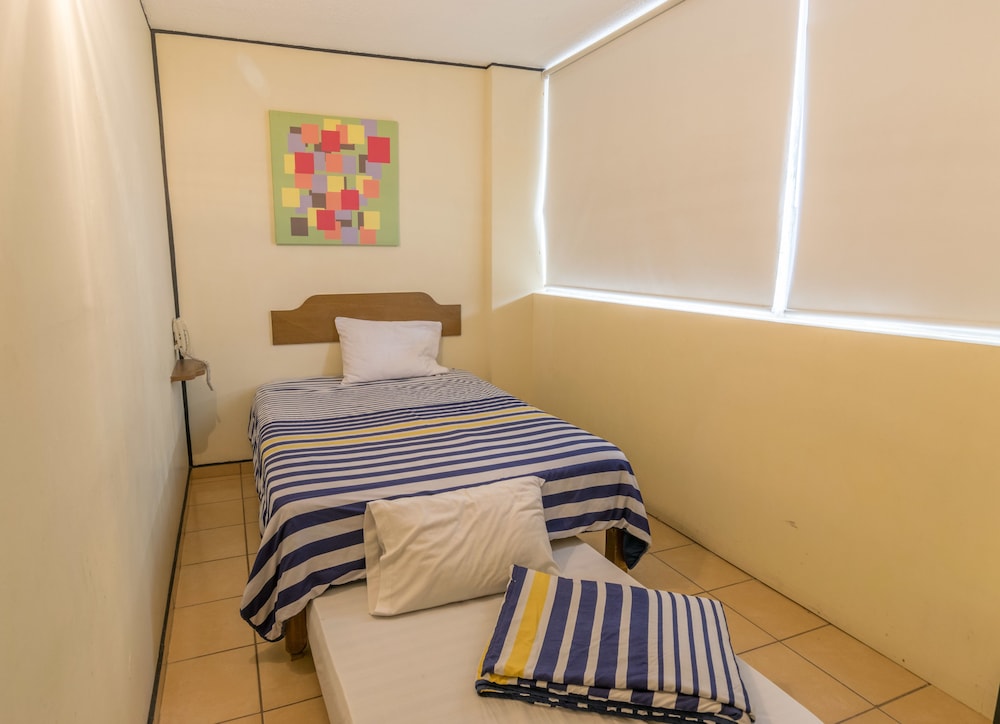 Hotel Mateos 1215 20/42