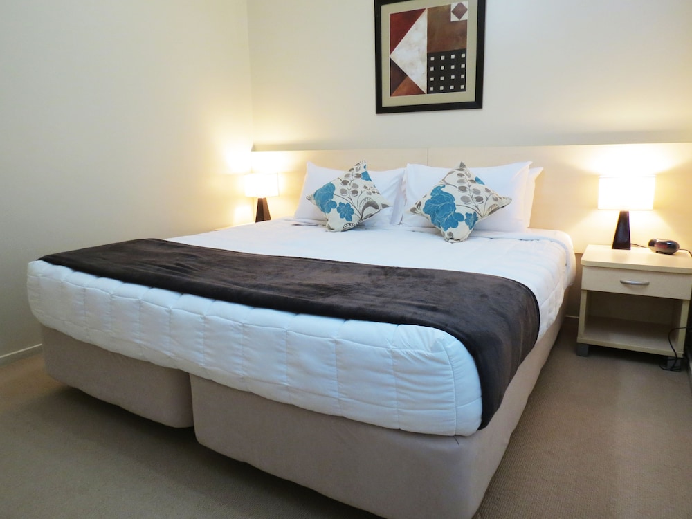 2 BEDROOMS, APARTMENT
