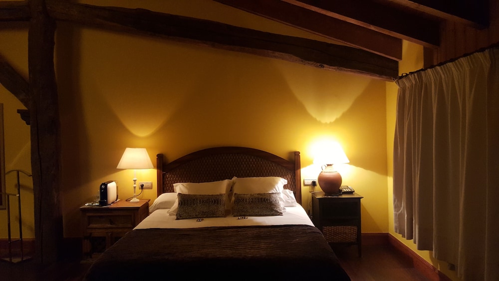 HOTEL USATEGIETA 25/50