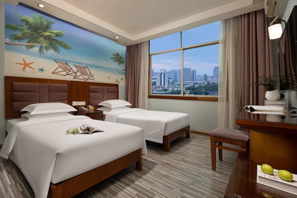 BUSINESS, TWIN BEDS