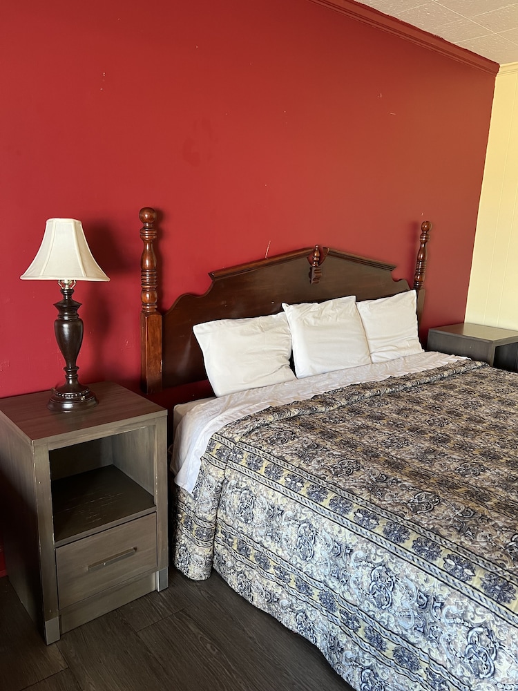 Motel 6 Williamston, NC - Highway 17 36/61
