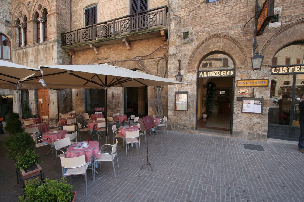 La Cisterna 38/45