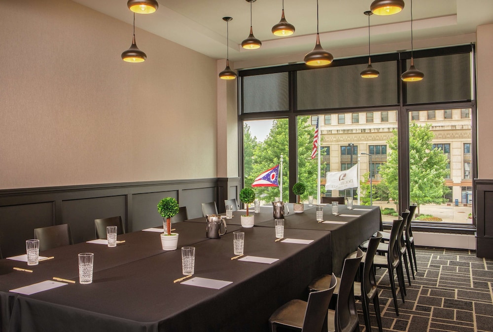 DoubleTree by Hilton Youngstown Downtown 43/46