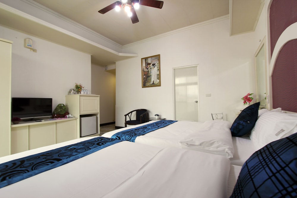Tau Tau Chu Hotel 35/66