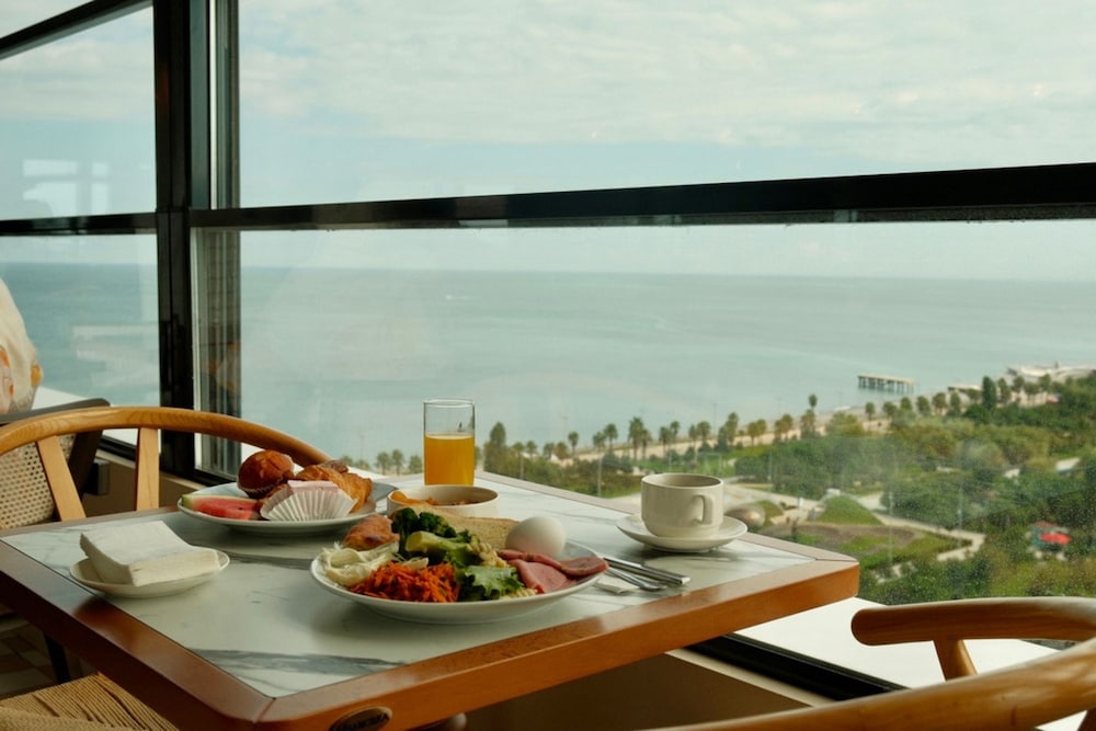 The Grandeur Hotel 53/69