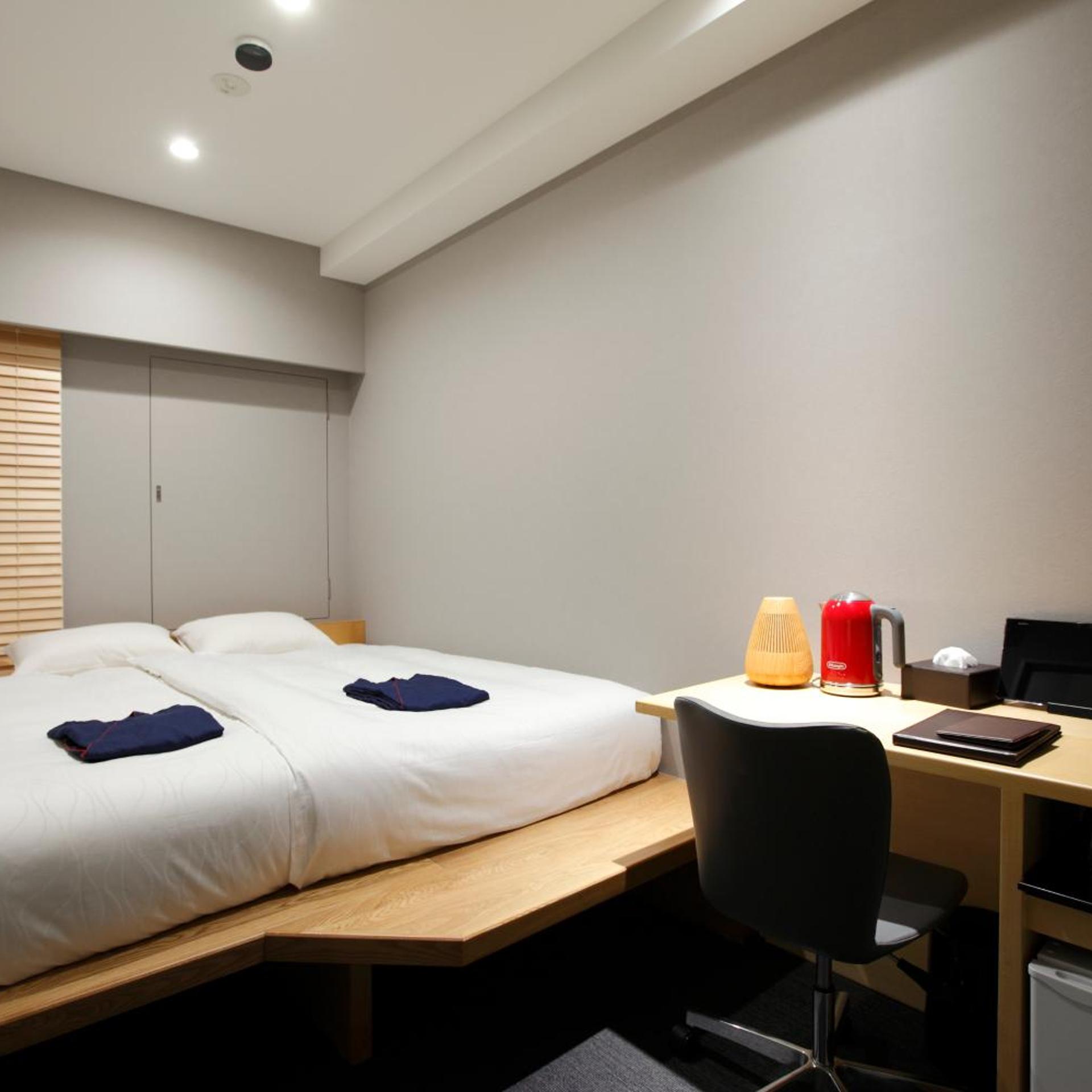 STANDARD, KING BED