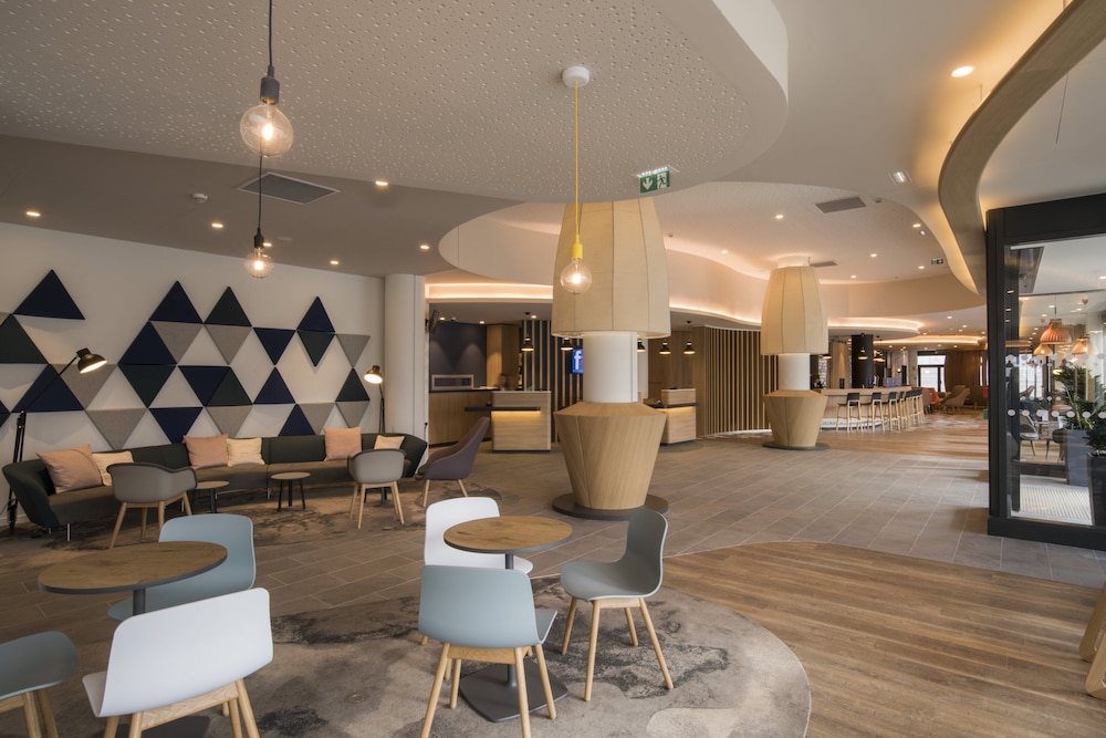 HOLIDAY INN EXPRESS PARIS - CDG AIRPORT 35/70