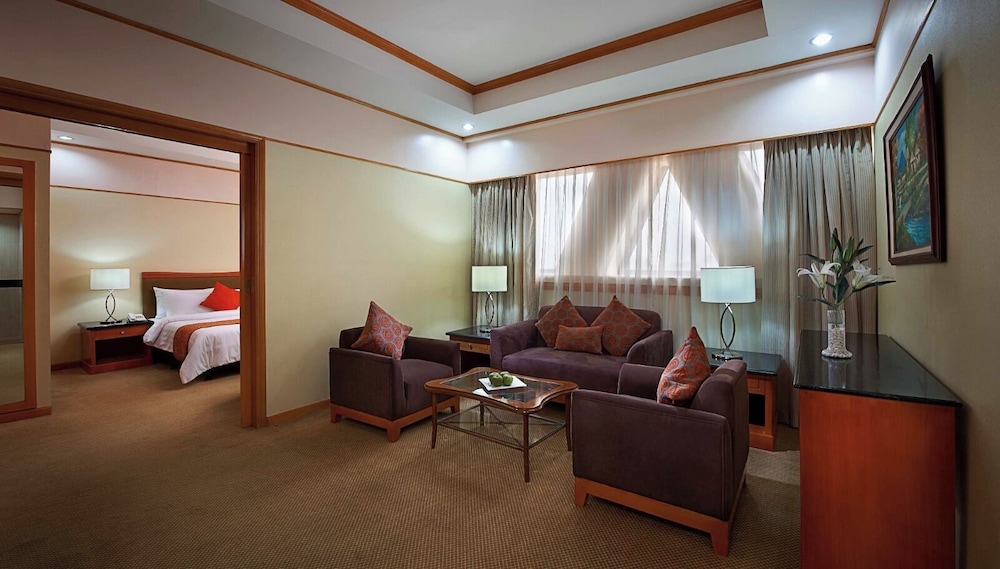Berjaya Makati Hotel 43/72