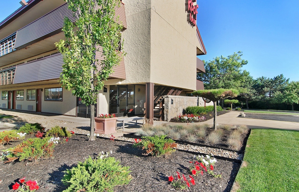 Red Roof Inn Akron South 6/24