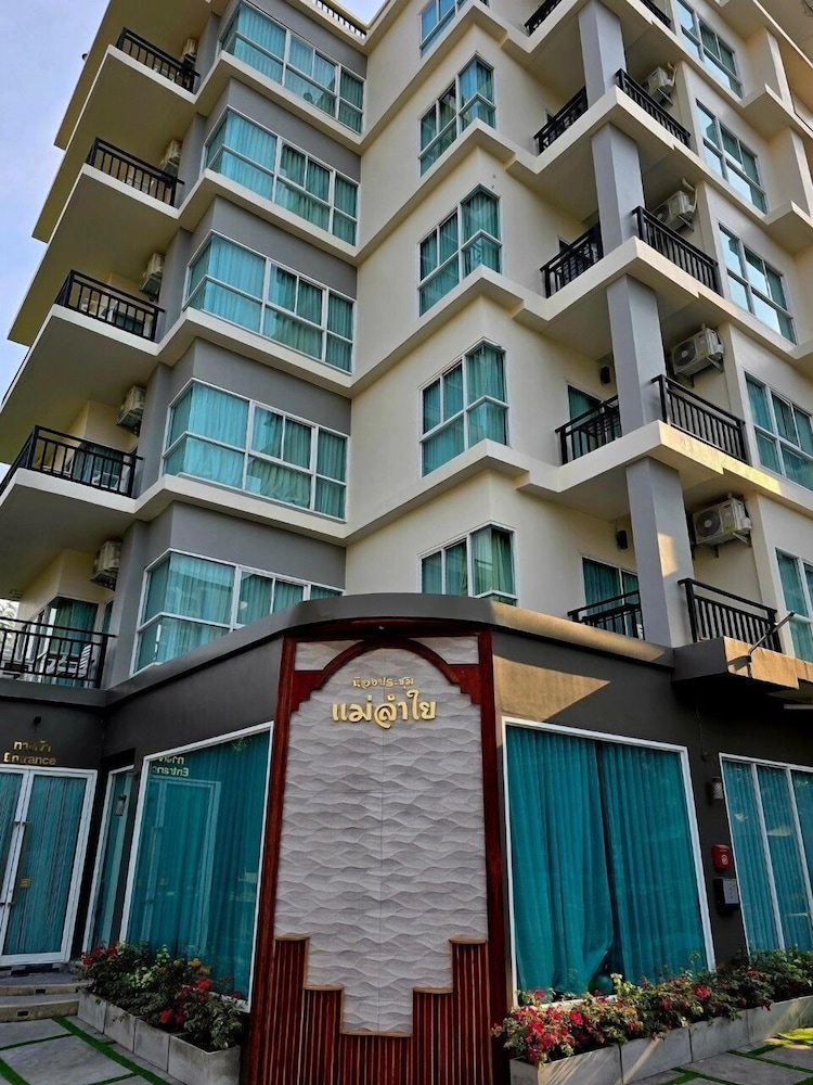 LHC Hotel and Resort 6/75