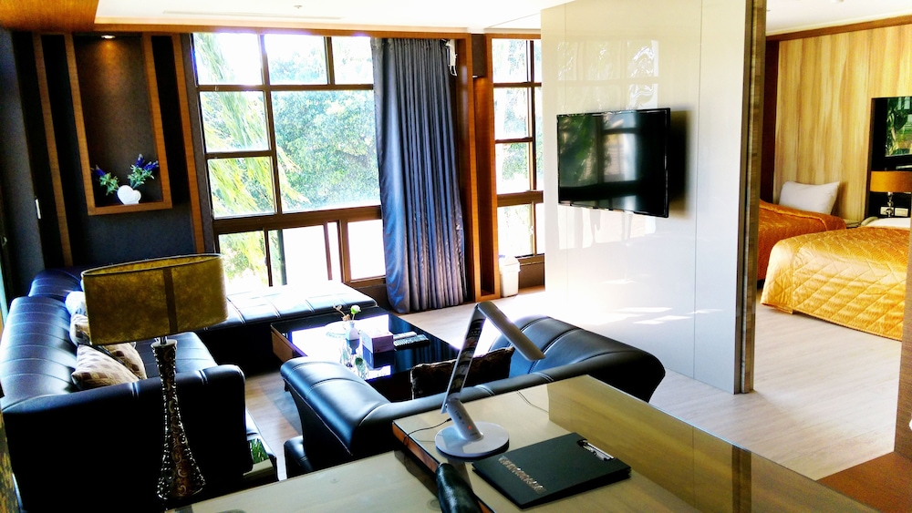 Jinsha Lake Side Hotel 32/49