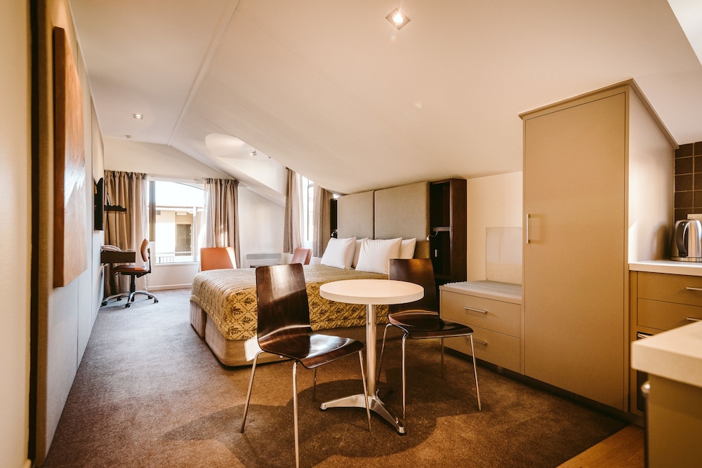 Garden Court Suites And Apartments 54/75