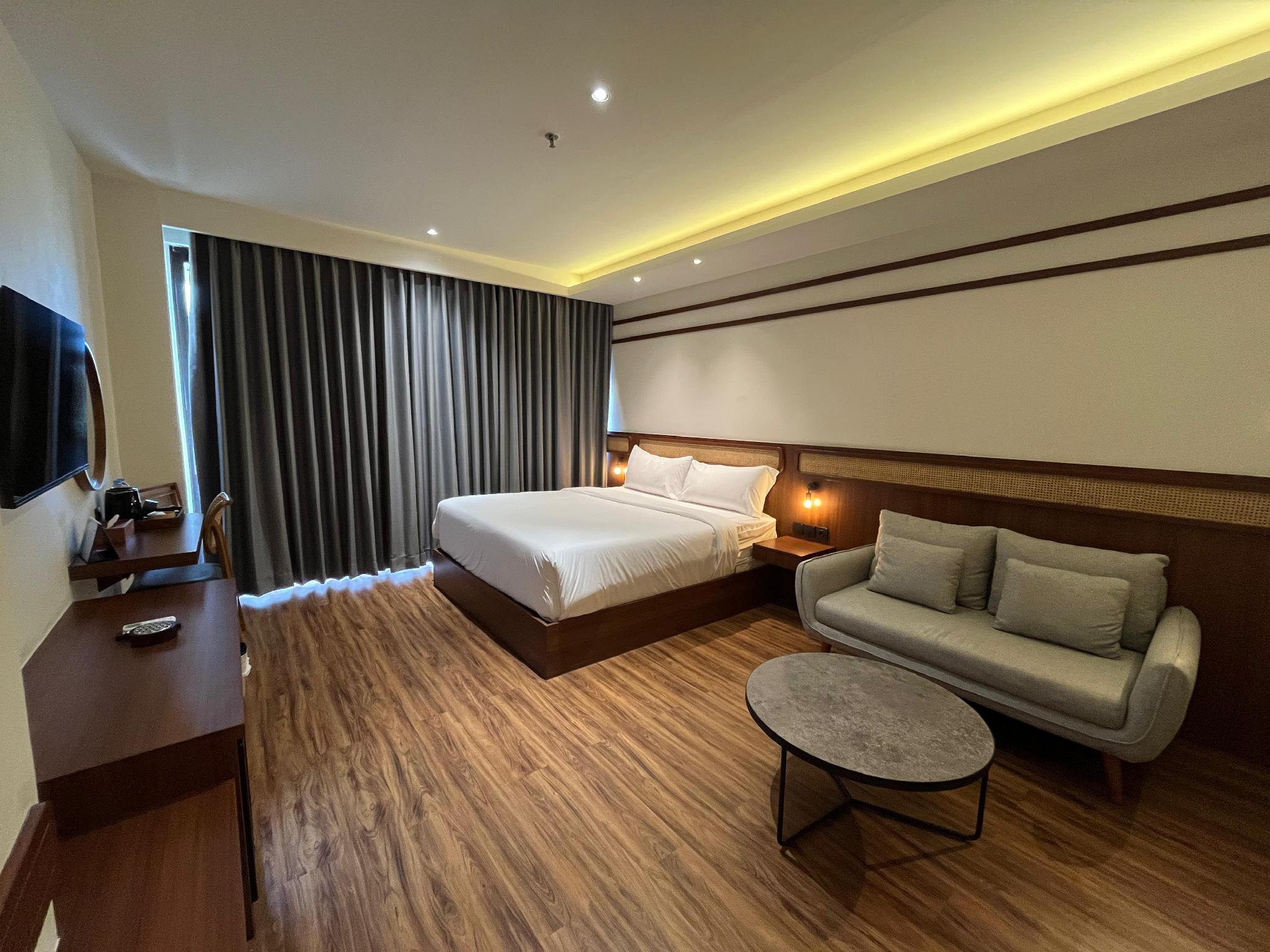 Grand, Executive, Double Bed, City View