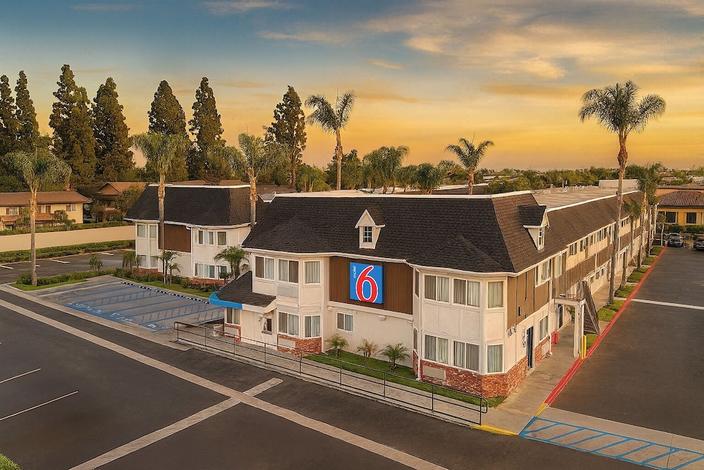Motel6 Westminster, CA - North 48/60