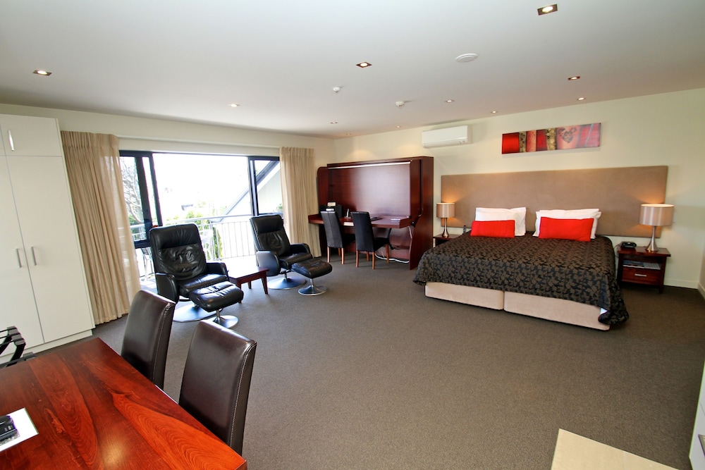 Delorenzo S Studio Apartments 37/72