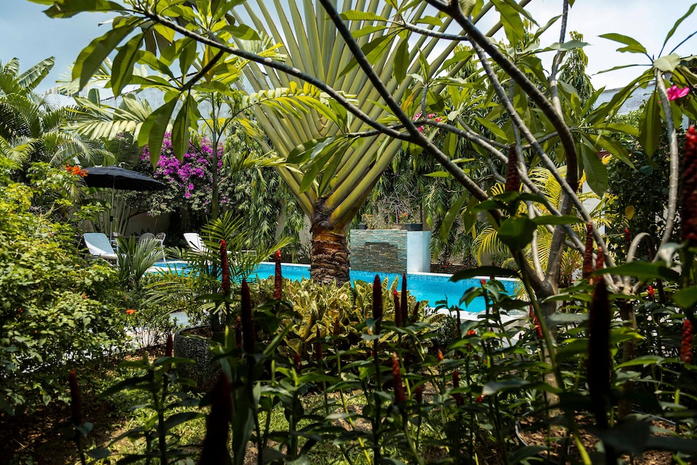 Villa Jaddis 38/50