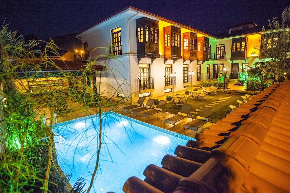 Livia Garden Hotel 34/43