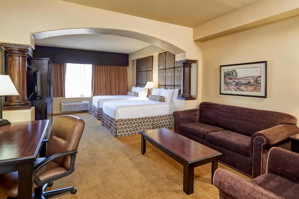 UPGRADE, 2 DOUBLE BEDS, ACCESSIBLE