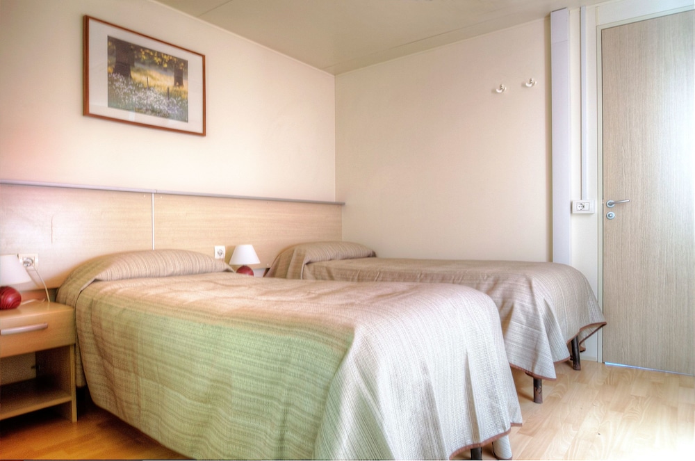 COMFORT, BUNGALOW, DOUBLE BED, SOFA, PATIO, KITCHENETTE