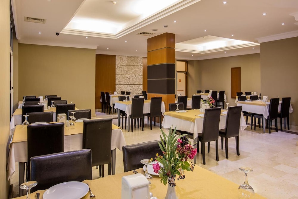 Citys Hill Hotel 36/54