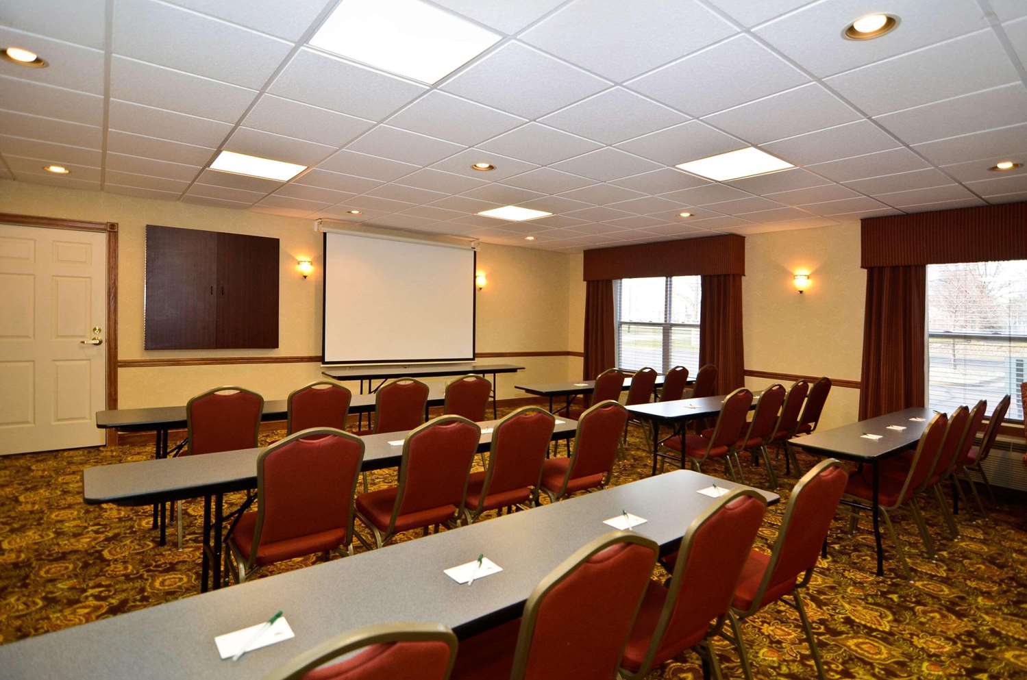 Country Inn and Suites by Radisson Stevens Point WI 17/21