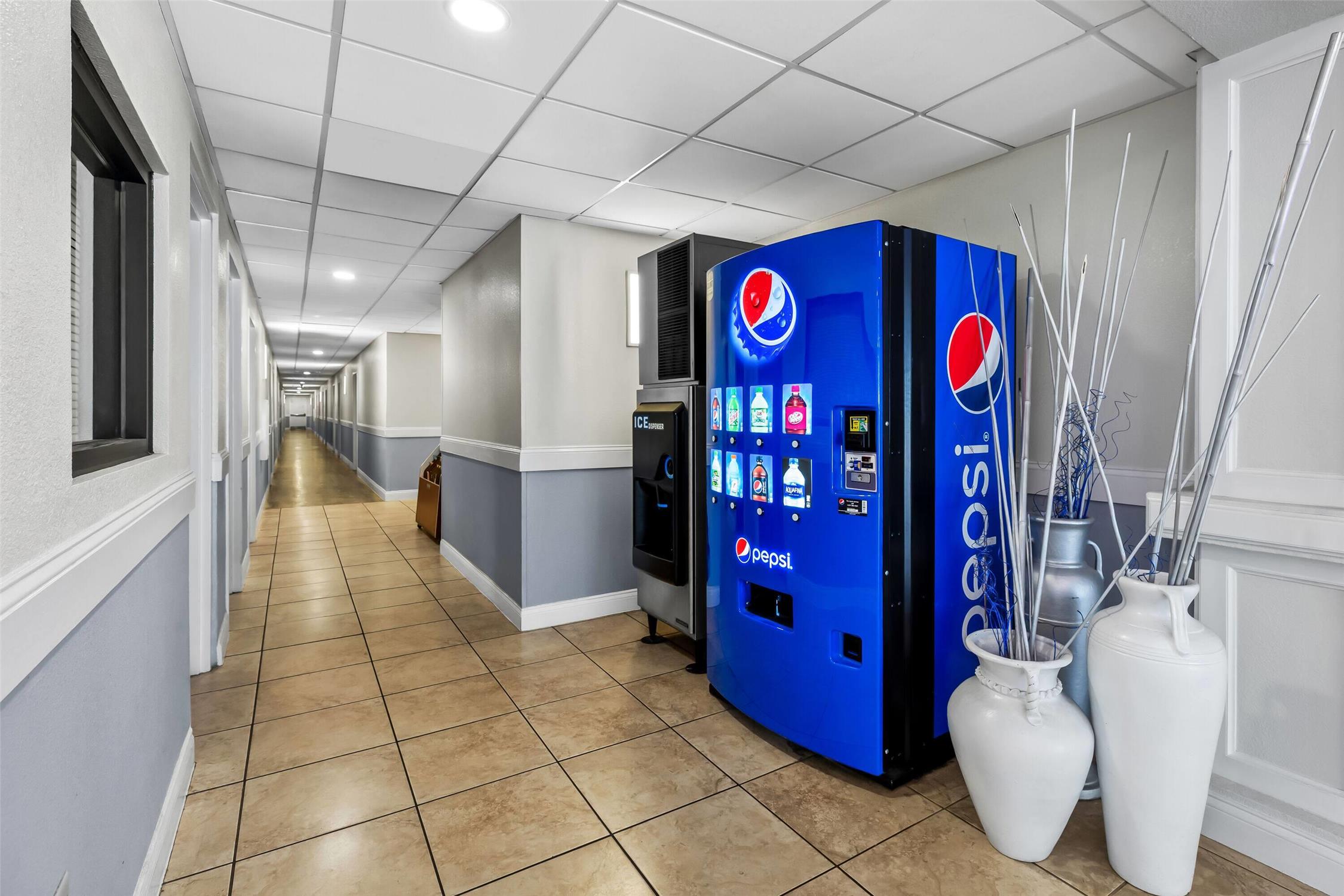 Days Inn & Suites by Wyndham Lakeland 45/85
