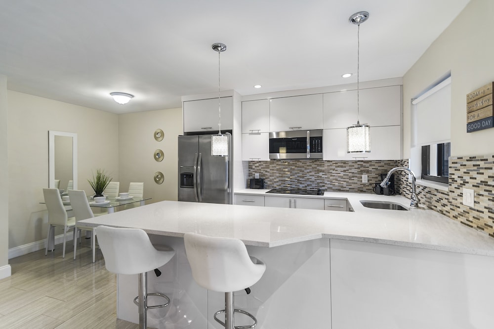 Alani Bay Deluxe Condos Fort Lauderdale 10/50